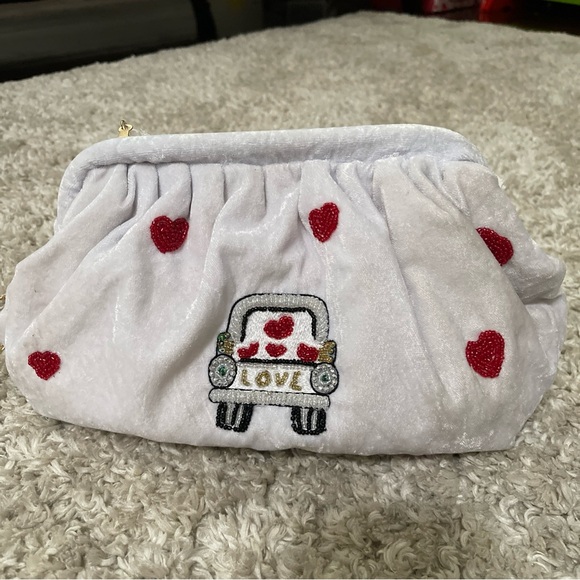 Elegant White Embroidered Clutch with Chain - Picture 7 of 7